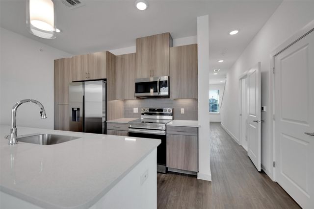 10030 Garland Road 0702, Dallas, TX 75218