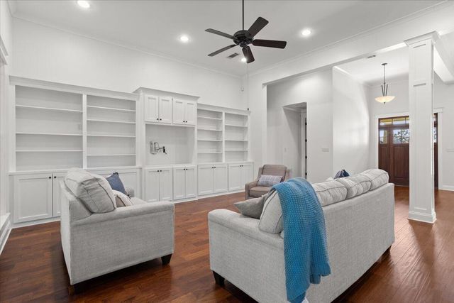 71 N Founders Way, Hattiesburg, MS 39401