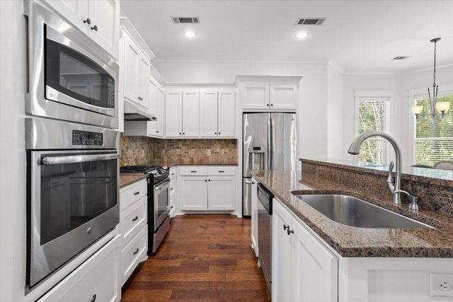 71 N Founders Way, Hattiesburg, MS 39401