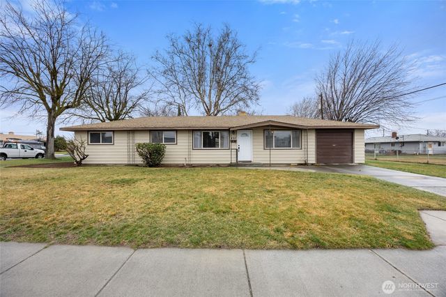 437 Sharon Avenue E, Moses Lake, WA 98837