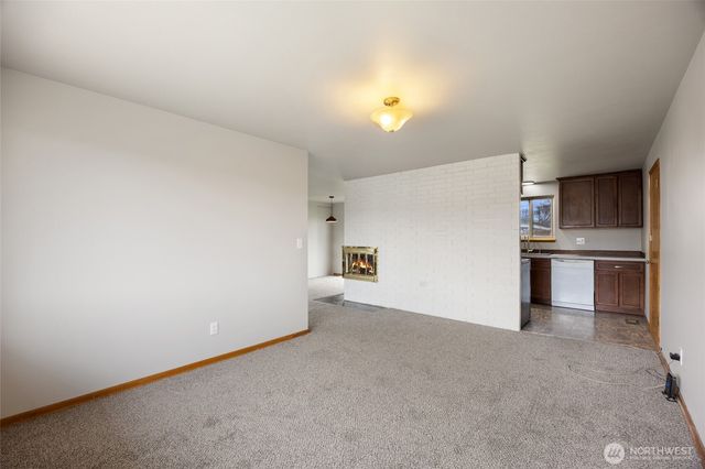 437 Sharon Avenue E, Moses Lake, WA 98837