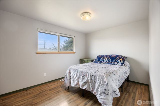 437 Sharon Avenue E, Moses Lake, WA 98837