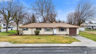 437 Sharon Avenue E, Moses Lake, WA 98837