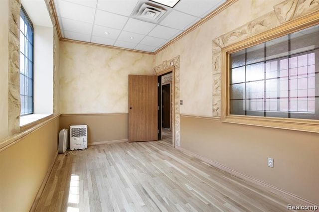 5641 Schaefer, Dearborn, MI 48126