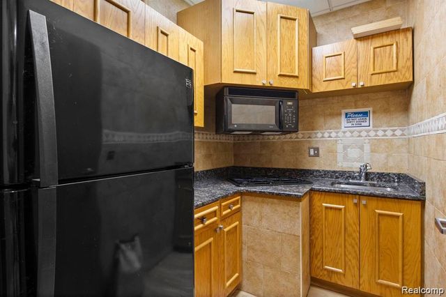 5641 Schaefer, Dearborn, MI 48126