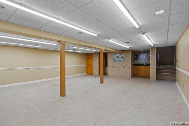 5641 Schaefer, Dearborn, MI 48126