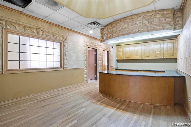 5641 Schaefer, Dearborn, MI 48126