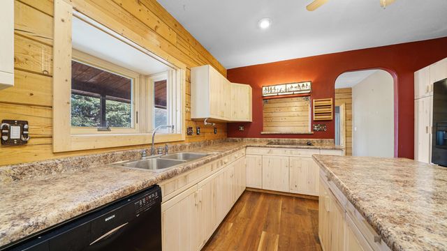 863 1400 Lane, Delta, CO 81416