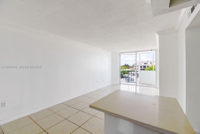 1990 Marseille Dr 402, Miami Beach, FL 33141