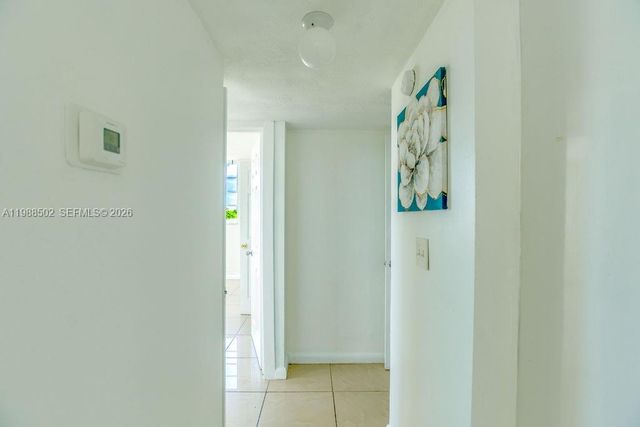 1990 Marseille Dr 402, Miami Beach, FL 33141