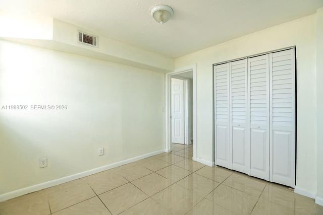 1990 Marseille Dr 402, Miami Beach, FL 33141