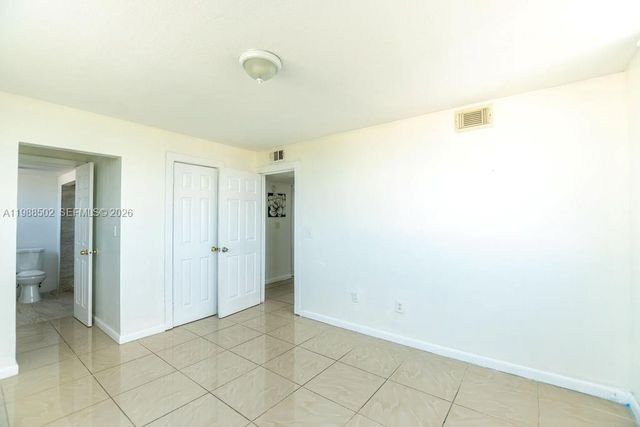 1990 Marseille Dr 402, Miami Beach, FL 33141