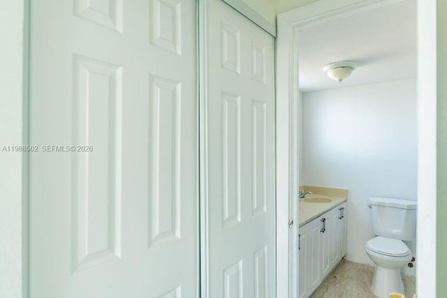 1990 Marseille Dr 402, Miami Beach, FL 33141