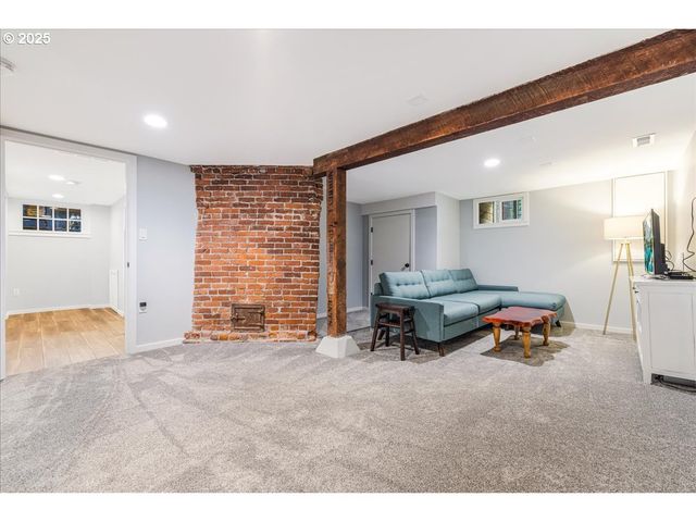 3111 Se 62ND Ave, Portland, OR 97206