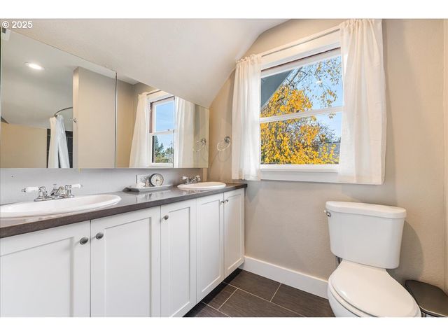 3111 Se 62ND Ave, Portland, OR 97206