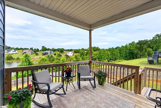 977 Garnet Circle, Chesnee, SC 29323