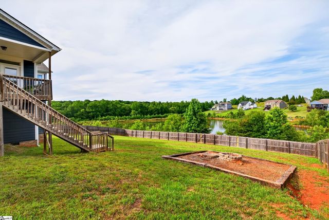 977 Garnet Circle, Chesnee, SC 29323