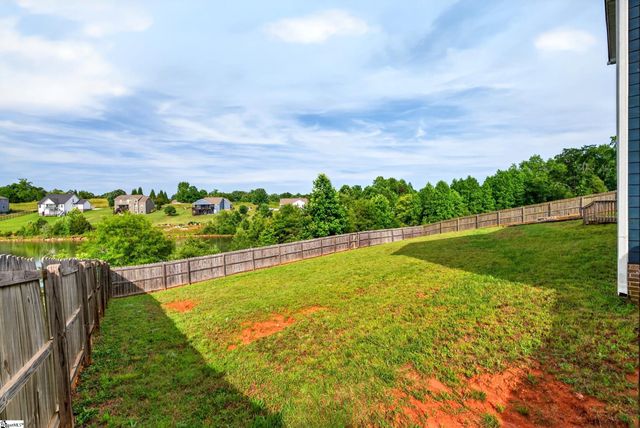 977 Garnet Circle, Chesnee, SC 29323