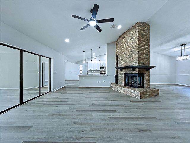 2881 HAMMOCK DRIVE, Plant City, FL 33566