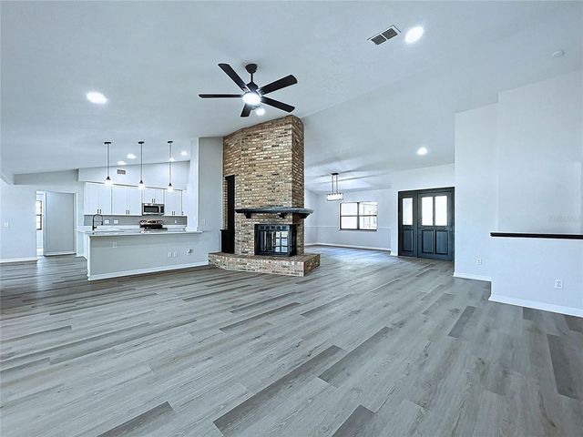 2881 HAMMOCK DRIVE, Plant City, FL 33566