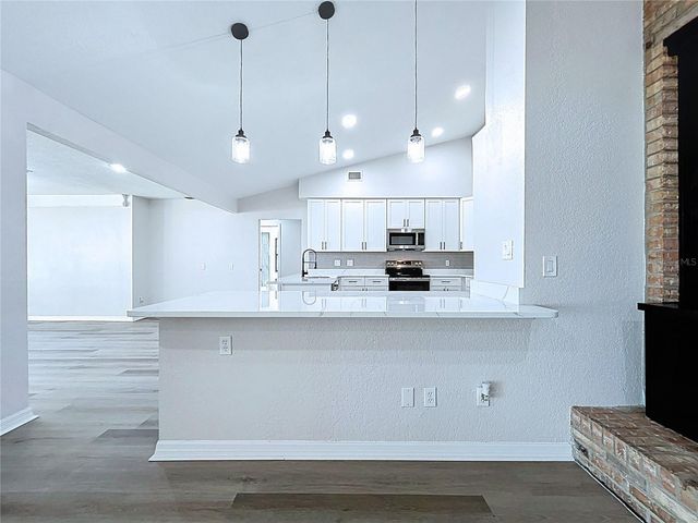 2881 HAMMOCK DRIVE, Plant City, FL 33566