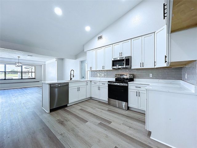 2881 HAMMOCK DRIVE, Plant City, FL 33566