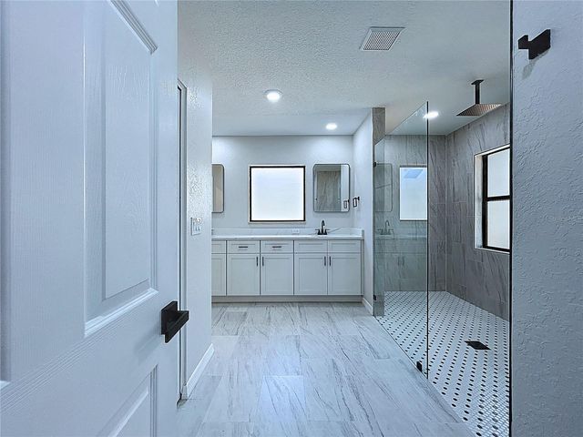 2881 HAMMOCK DRIVE, Plant City, FL 33566