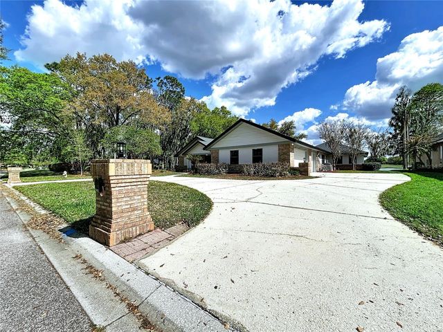 2881 HAMMOCK DRIVE, Plant City, FL 33566