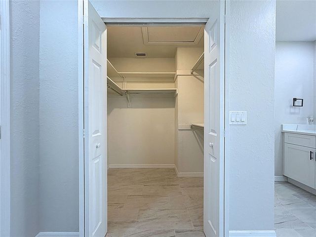 2881 HAMMOCK DRIVE, Plant City, FL 33566