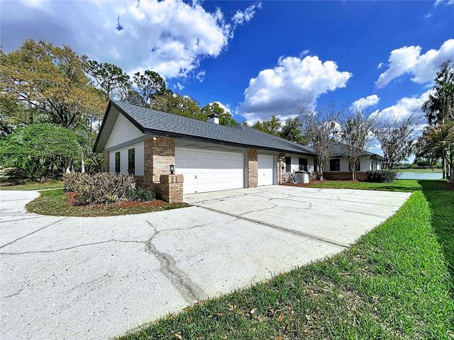 2881 HAMMOCK DRIVE, Plant City, FL 33566