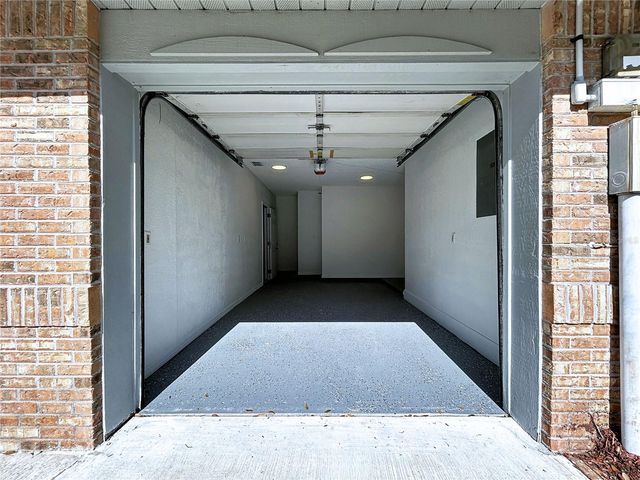 2881 HAMMOCK DRIVE, Plant City, FL 33566