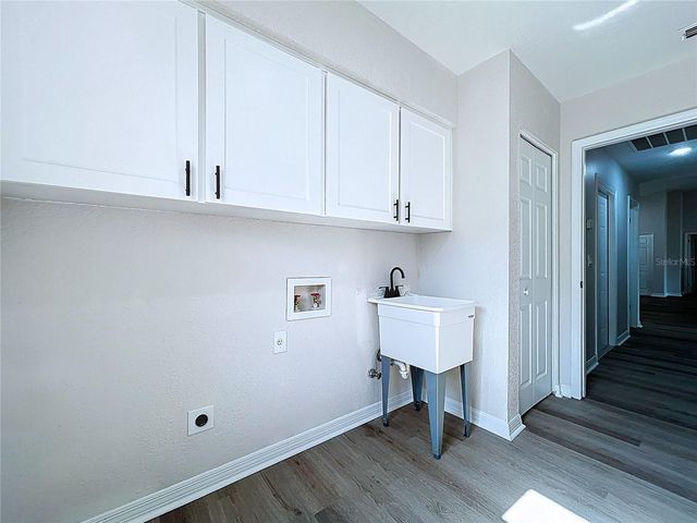 2881 HAMMOCK DRIVE, Plant City, FL 33566