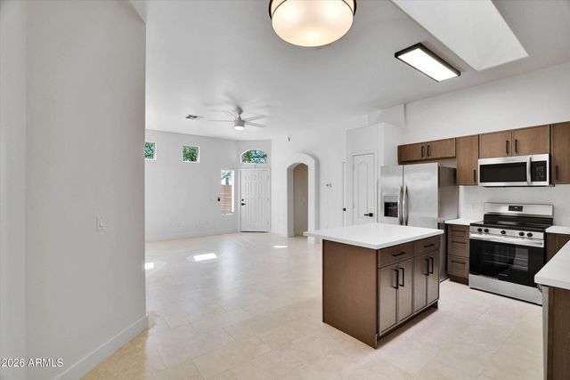 2250 E DEER VALLEY Road 67, Phoenix, AZ 85024