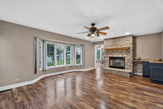 21162 S 78th Avenue, Frankfort, IL 60423