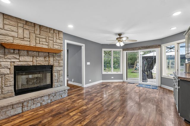 21162 S 78th Avenue, Frankfort, IL 60423