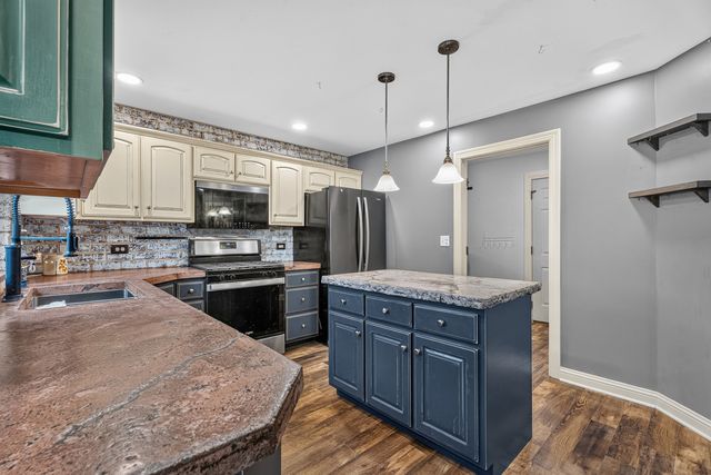 21162 S 78th Avenue, Frankfort, IL 60423