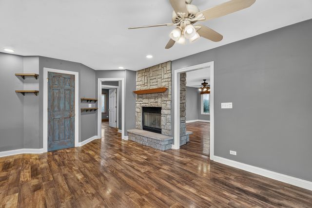 21162 S 78th Avenue, Frankfort, IL 60423