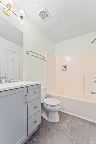 1317 Meadowbrook Dr, North Strabane, PA 15317