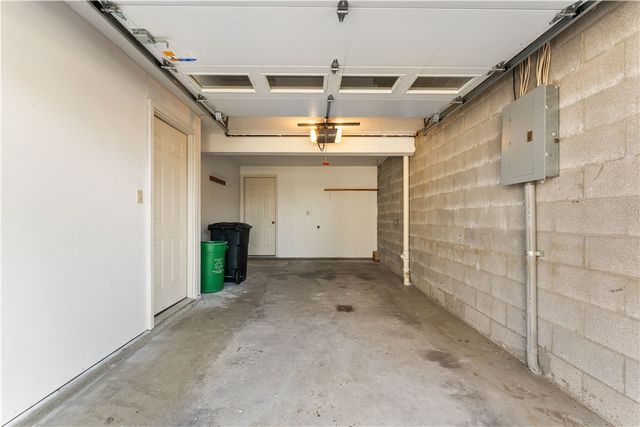 1317 Meadowbrook Dr, North Strabane, PA 15317