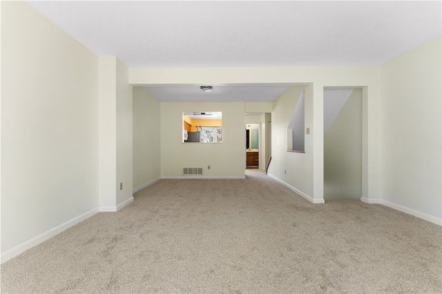 1317 Meadowbrook Dr, North Strabane, PA 15317