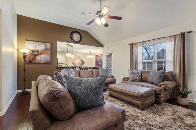 860 Rogers Rd, Gallatin, TN 37066