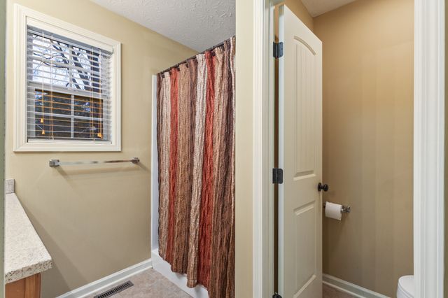 860 Rogers Rd, Gallatin, TN 37066