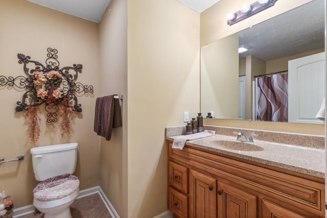 860 Rogers Rd, Gallatin, TN 37066