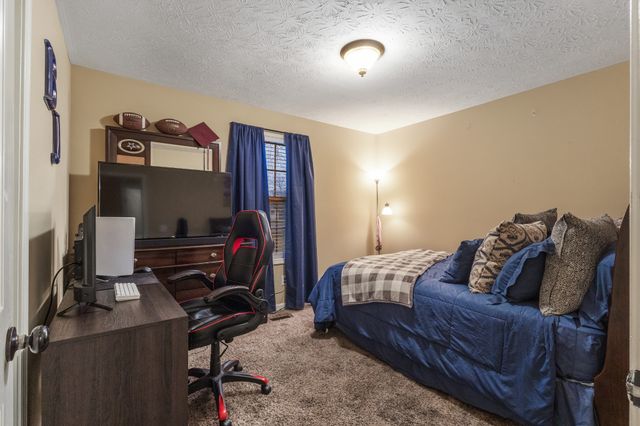 860 Rogers Rd, Gallatin, TN 37066