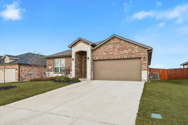 1420 Pleasanton Road, Cleburne, TX 76033