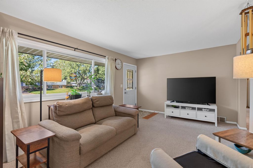 7740 Regent Avenue N, Brooklyn Park, MN 55443 — photo 3