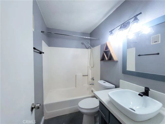 550 Orange Ave 116, Long Beach, CA 90802