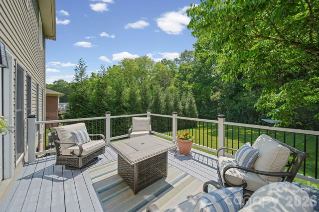 8513 Middleton Circle, Harrisburg, NC 28075
