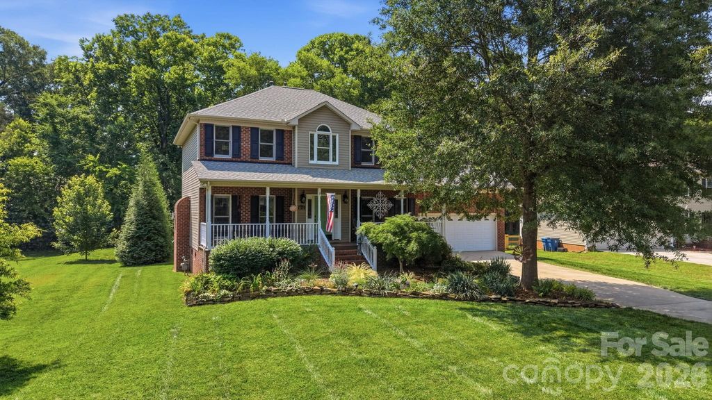 8513 Middleton Circle, Harrisburg, NC 28075