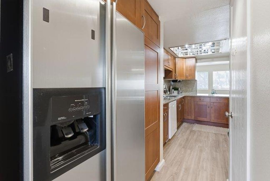 Image 14 of property listing at 3550 Carter Drive 44, South San Francisco, CA 94080